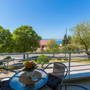 https://apartment-klaudija-crikvenica.primorje-gorskikotar.com
